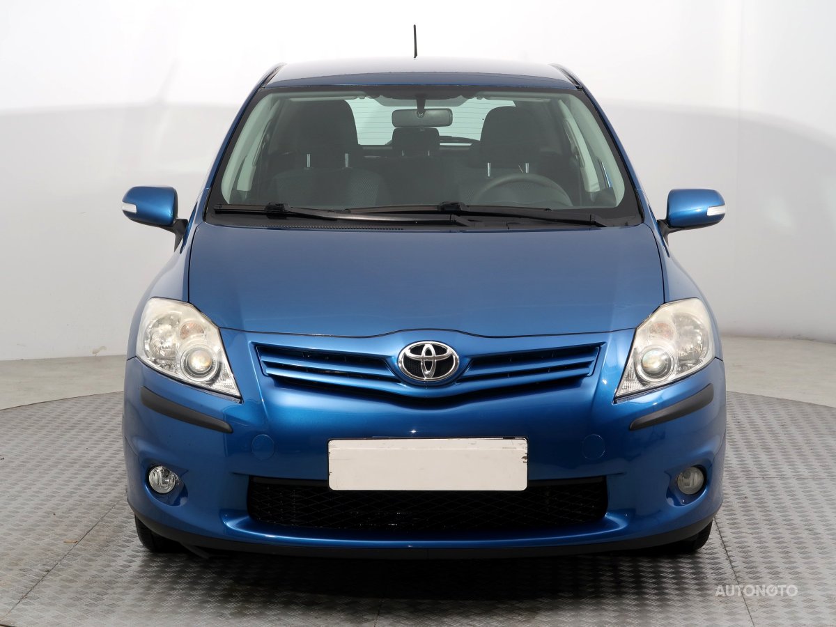 Toyota Auris, 2011 - pohled č. 2