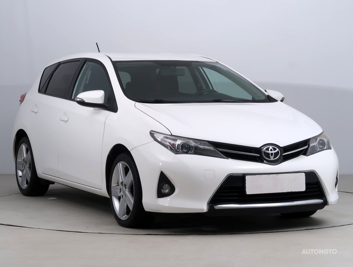 Toyota Auris, 2013 - celkový pohled