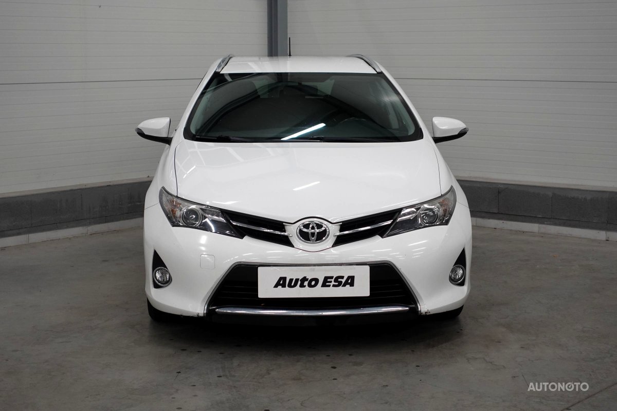 Toyota Auris, 2015 - pohled č. 2