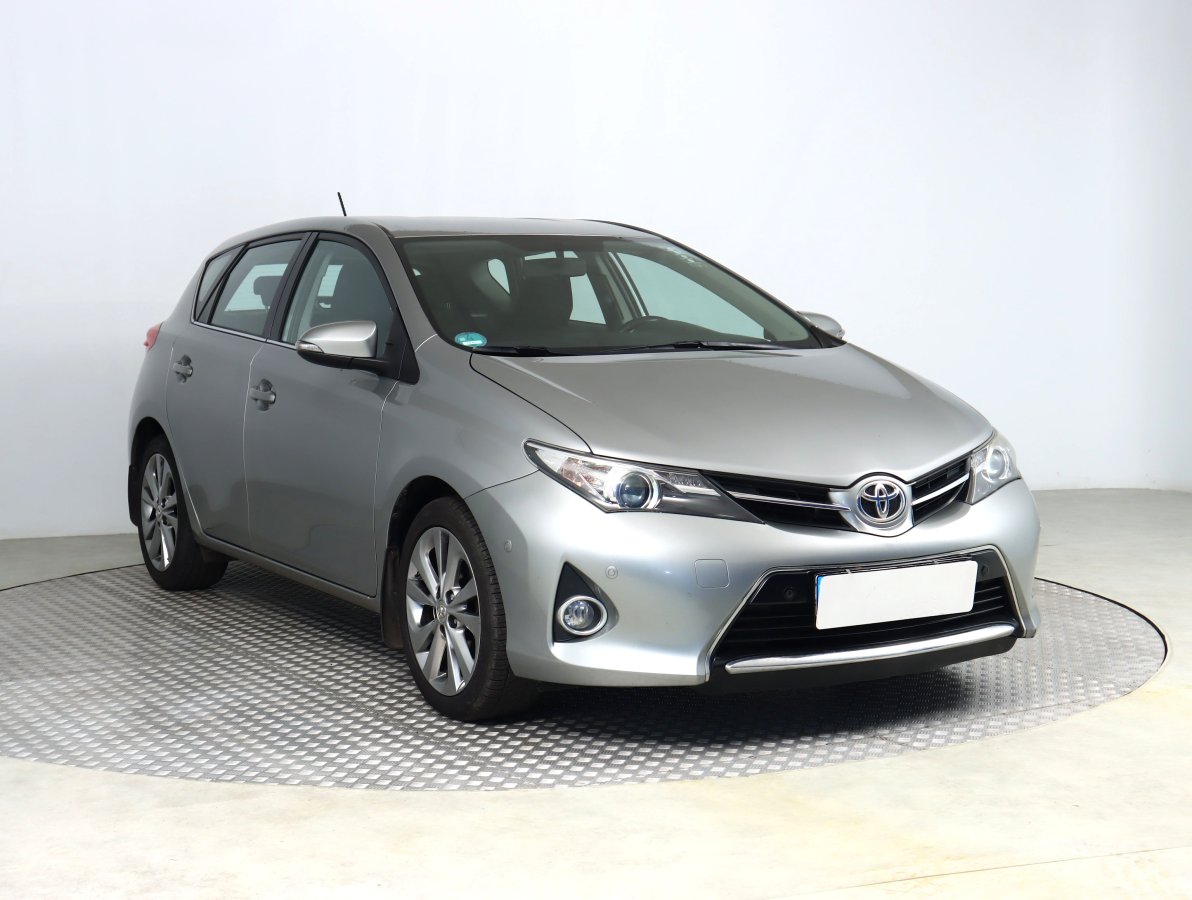 Toyota Auris, 2013 - celkový pohled