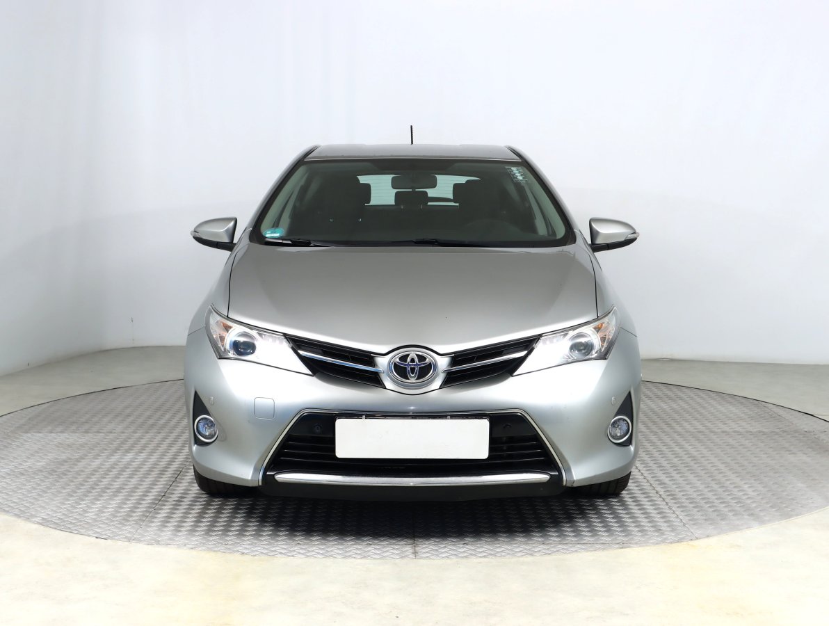 Toyota Auris, 2013 - pohled č. 2