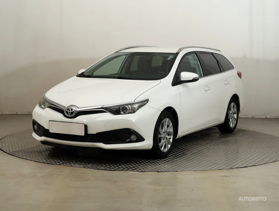 Toyota Auris, 2016 - pohled č. 3