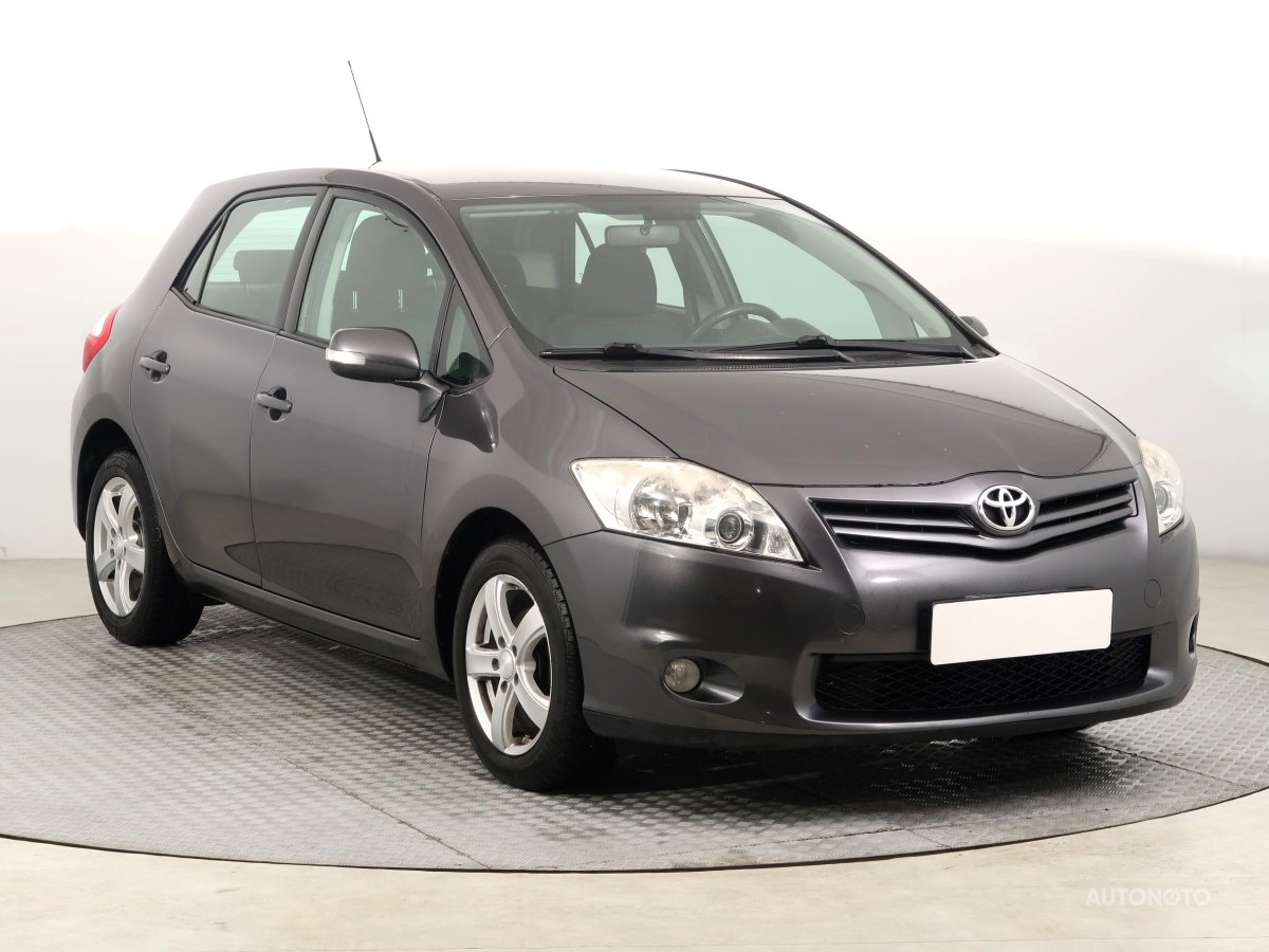 Toyota Auris, 2012 - celkový pohled