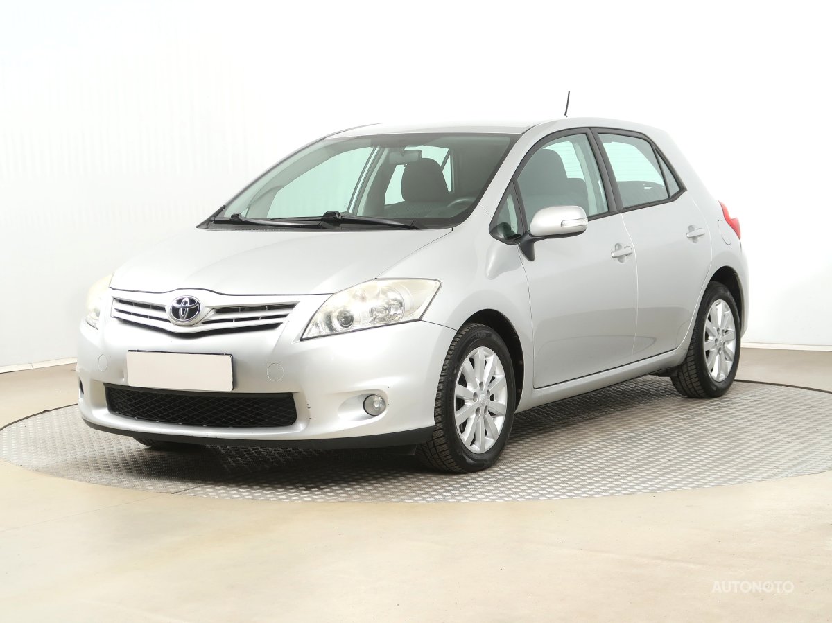 Toyota Auris, 2011 - pohled č. 3