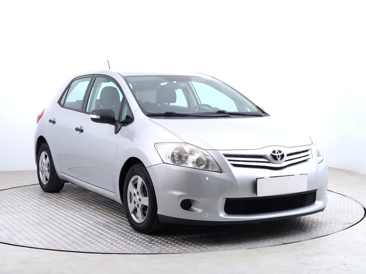 Toyota Auris, 2012 - celkový pohled