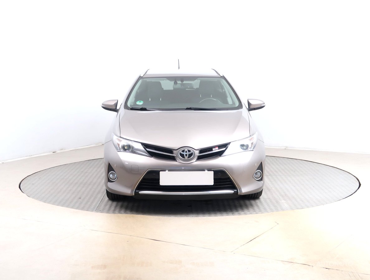 Toyota Auris, 2014 - pohled č. 2