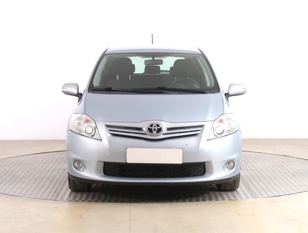 Toyota Auris, 2012 - pohled č. 2
