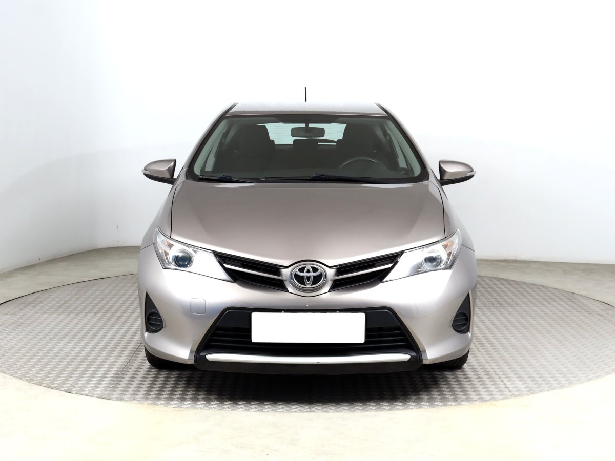 Toyota Auris, 2013 - pohled č. 2