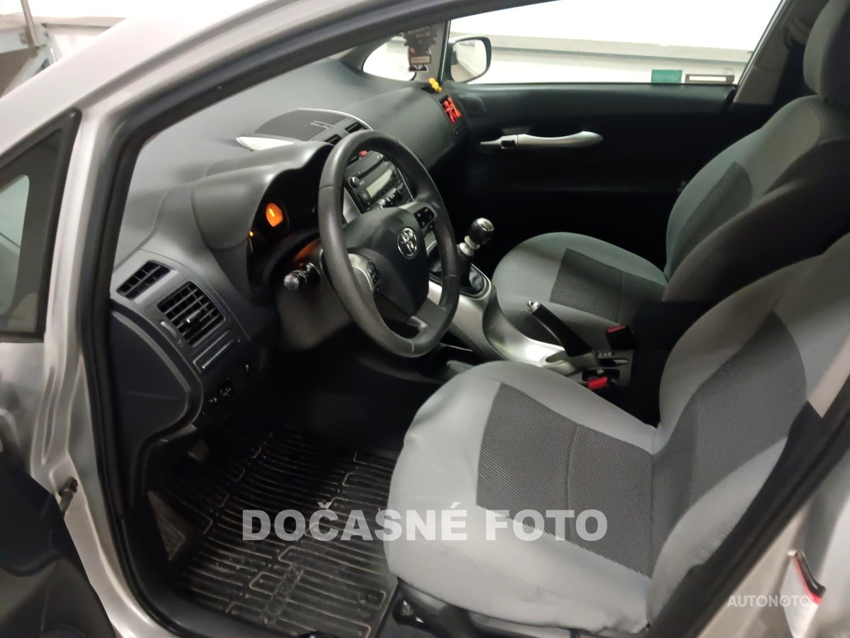 Toyota Auris, 2011 - pohled č. 2