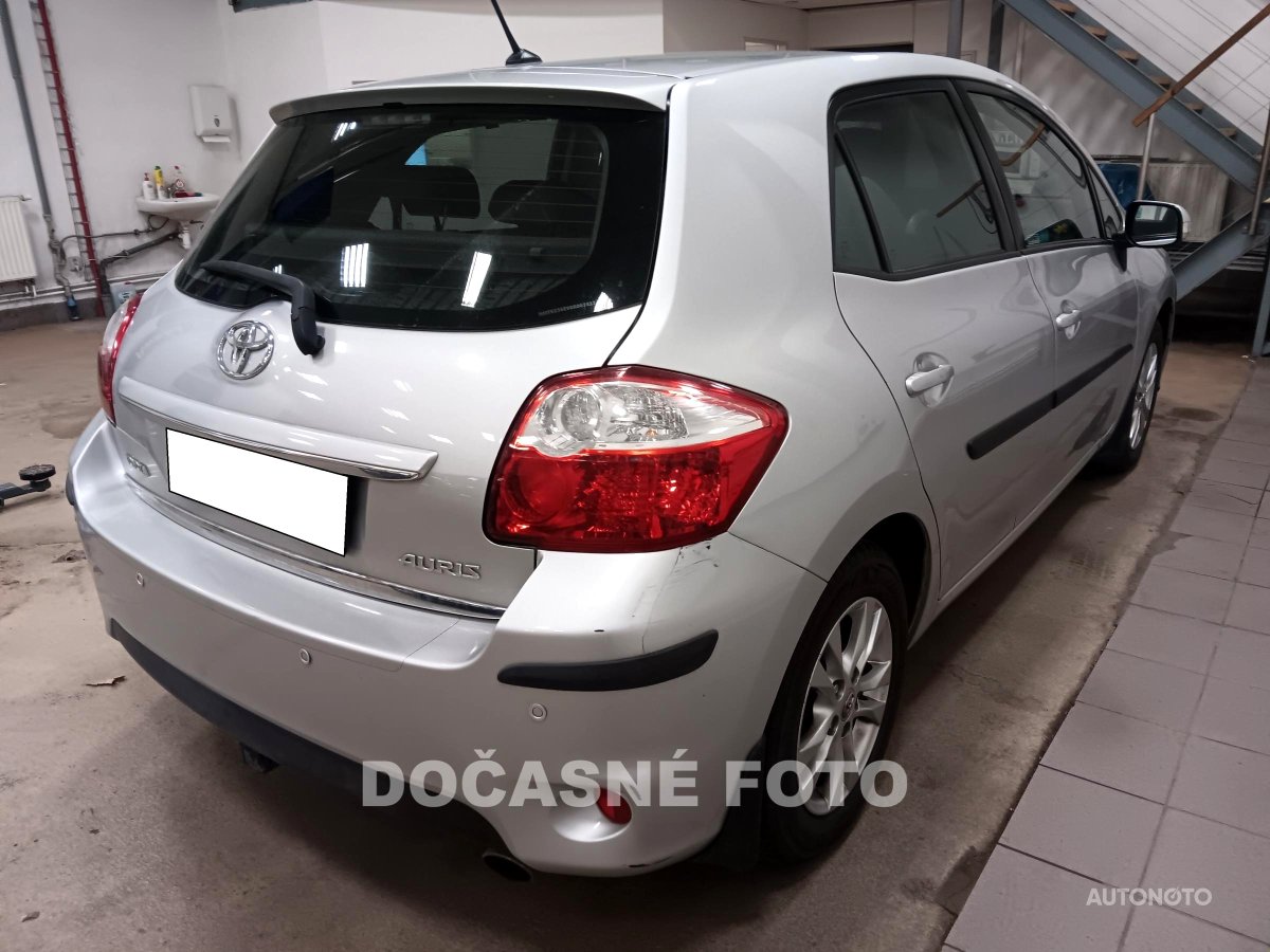 Toyota Auris, 2011 - pohled č. 3