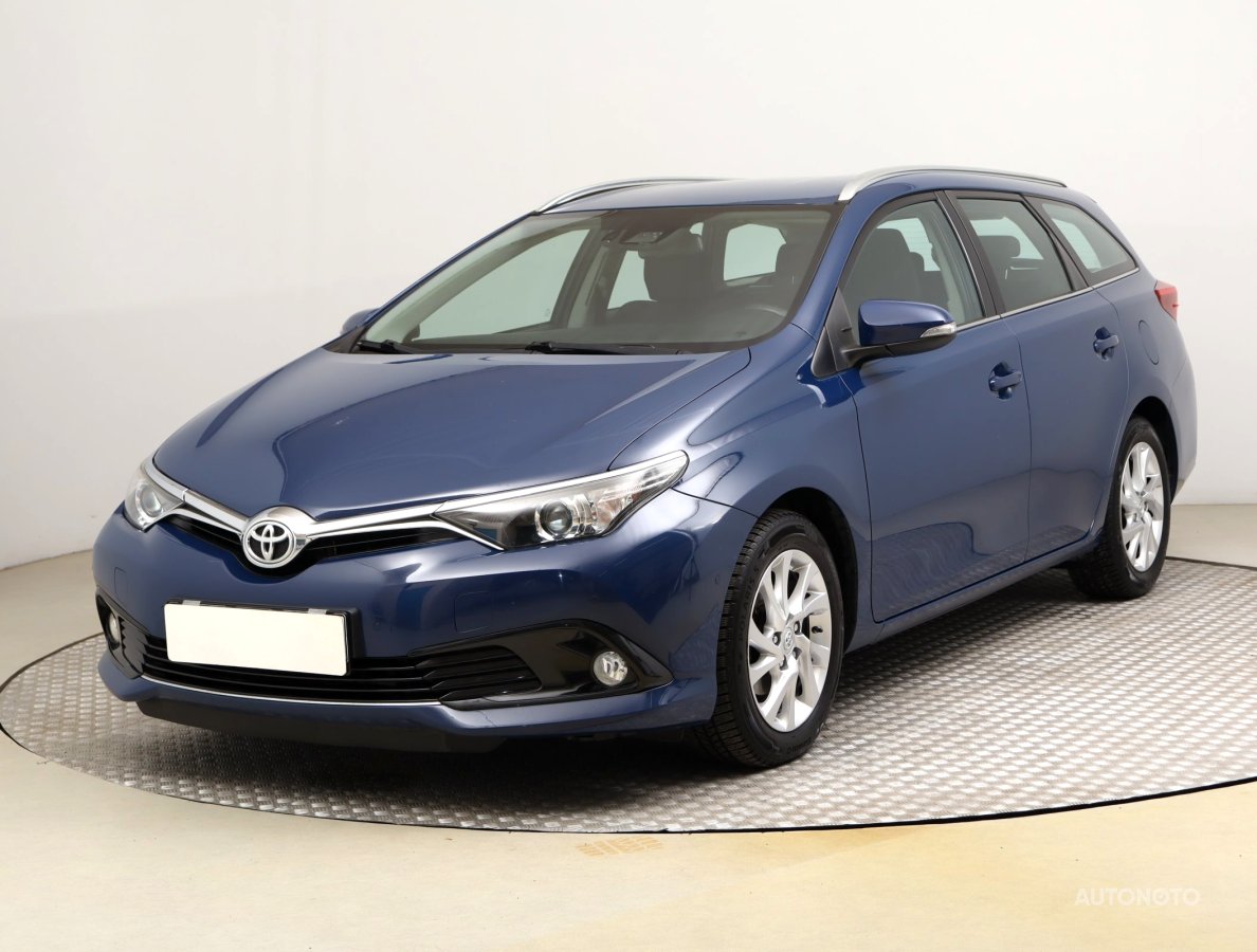 Toyota Auris, 2018 - pohled č. 3