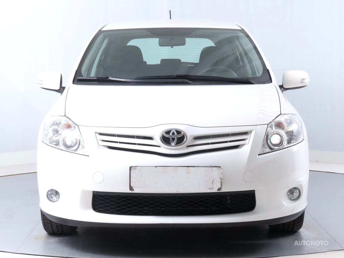 Toyota Auris, 2012 - pohled č. 2