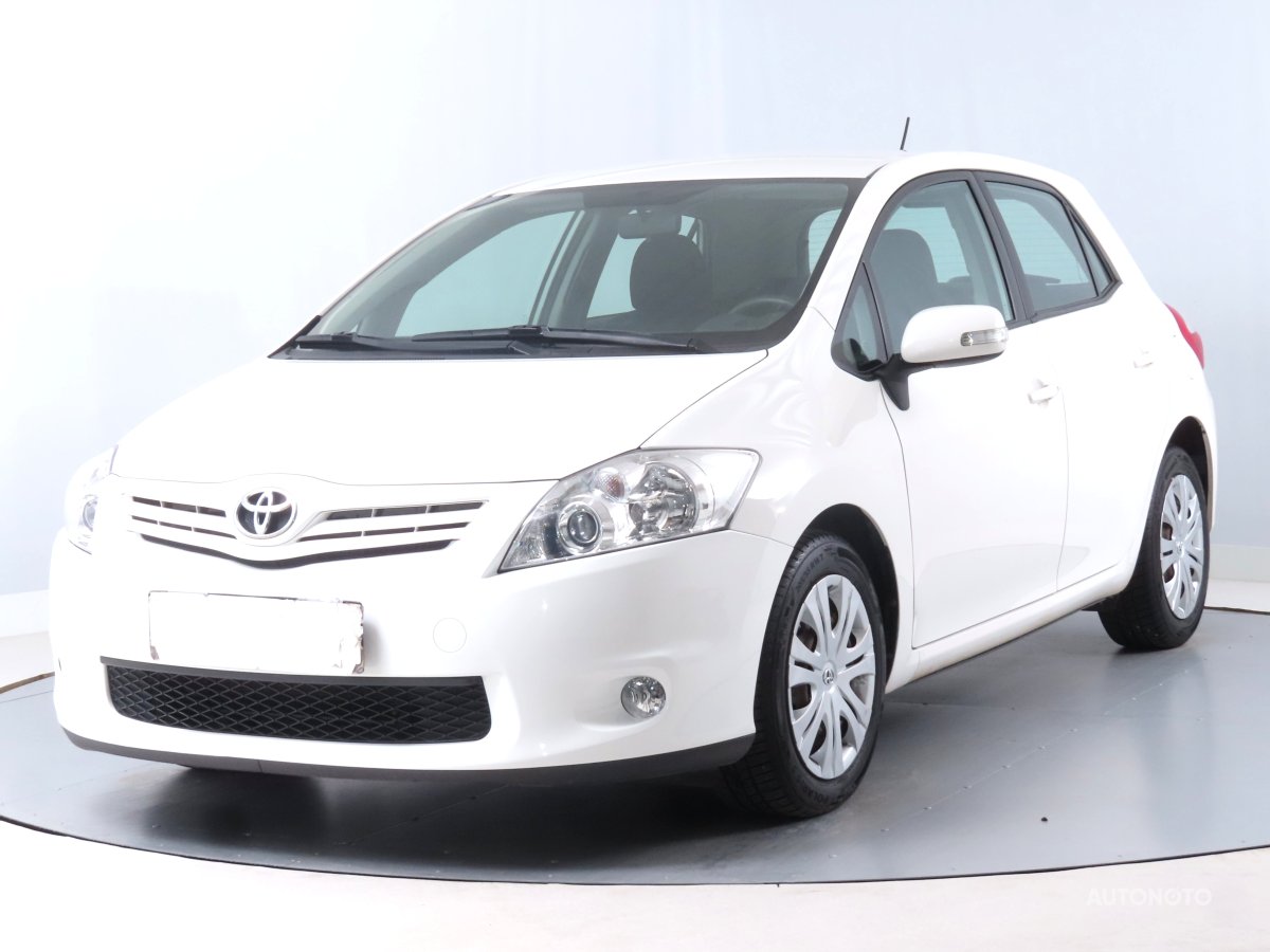 Toyota Auris, 2012 - pohled č. 3