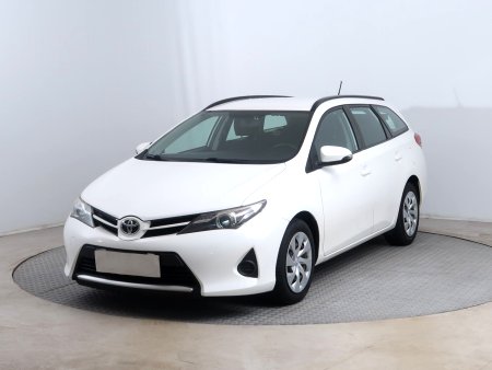 Toyota Auris, 2014 - pohled č. 3