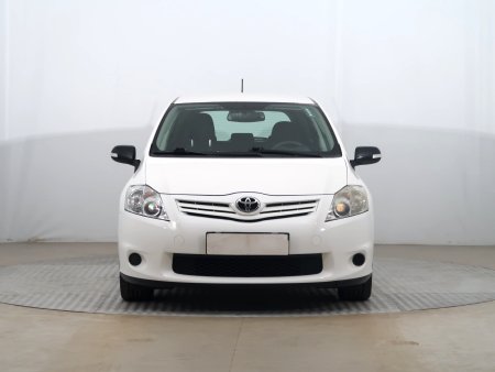Toyota Auris, 2011 - pohled č. 2