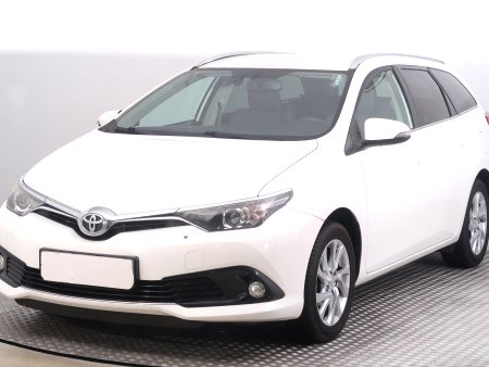 Toyota Auris, 2015 - pohled č. 3