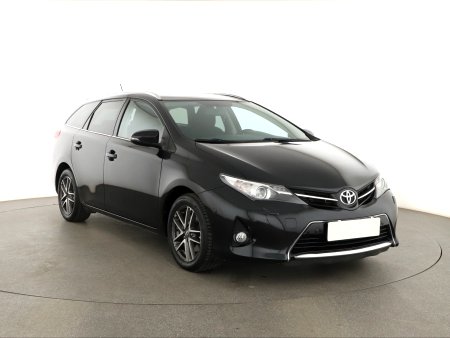 Toyota Auris, 2015