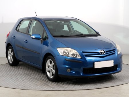Toyota Auris, 2011