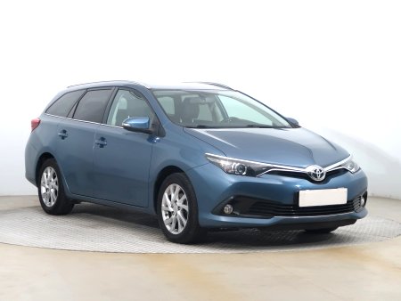 Toyota Auris, 2015