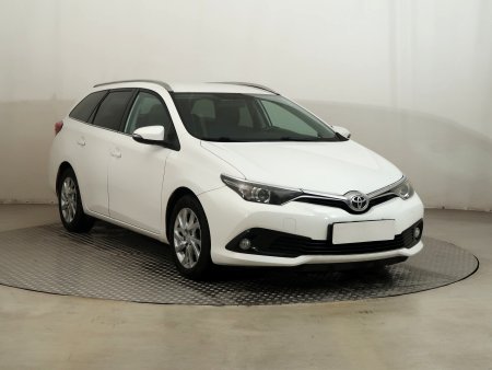 Toyota Auris, 2016