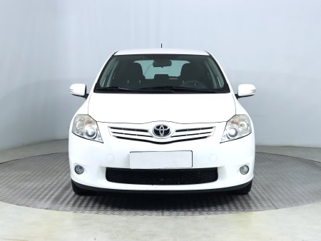 Toyota Auris, 2011 - pohled č. 2