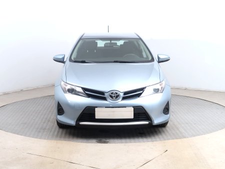 Toyota Auris, 2013 - pohled č. 2