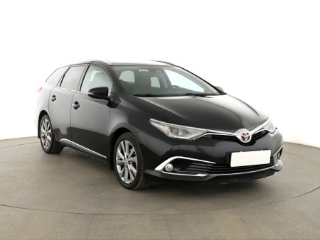 Toyota Auris, 2015