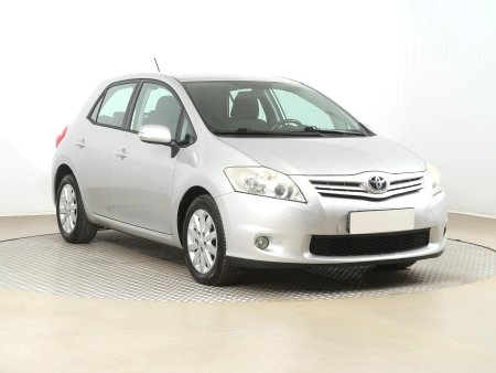 Toyota Auris, 2011