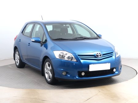 Toyota Auris, 2011