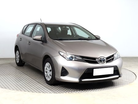 Toyota Auris, 2013
