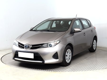 Toyota Auris, 2013 - pohled č. 3