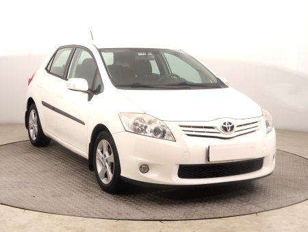 Toyota Auris, 2011