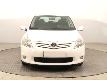 Toyota Auris, 2011 - pohled č. 2