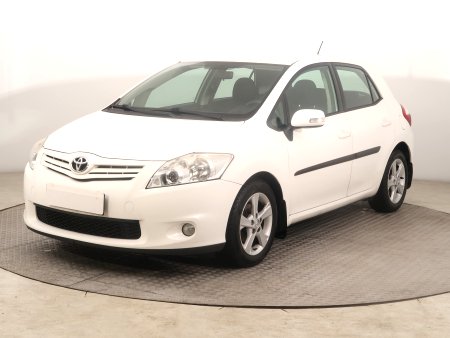 Toyota Auris, 2011 - pohled č. 3