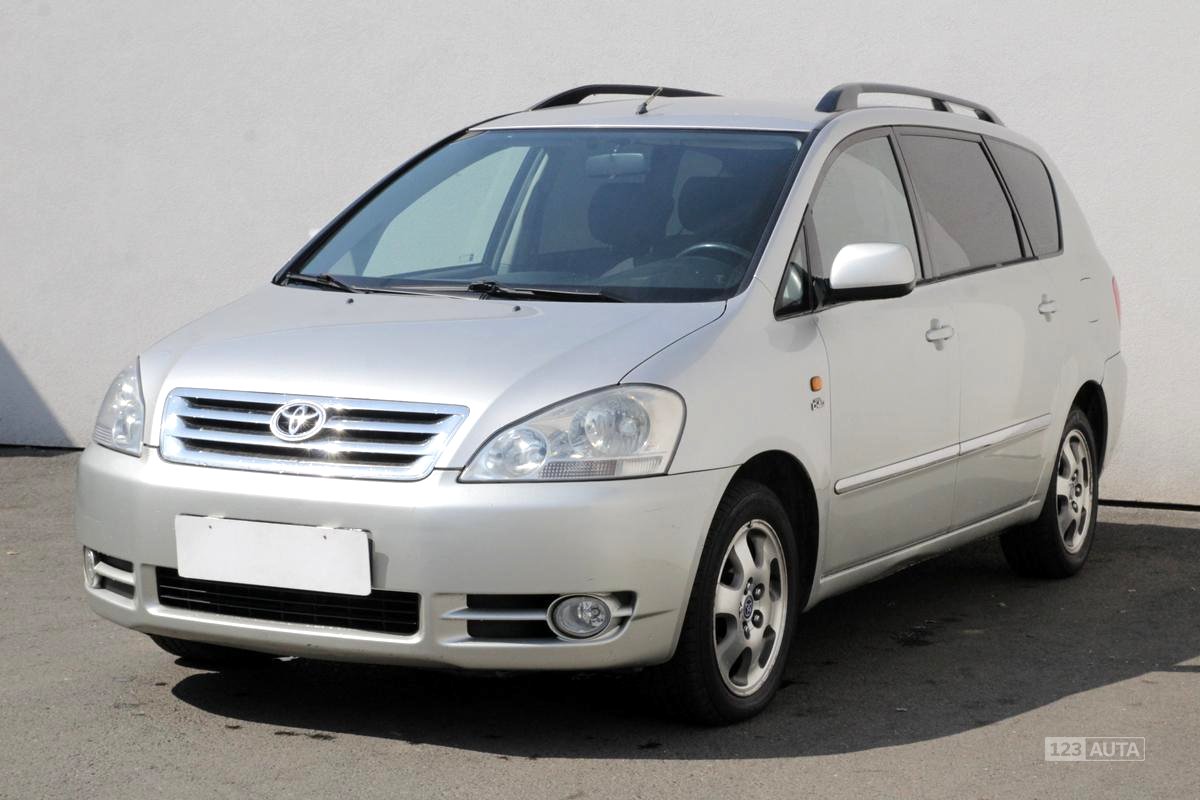 Toyota Avensis Verso, 2002 - pohled č. 3