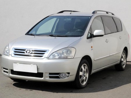 Toyota Avensis Verso, 2002 - pohled č. 3