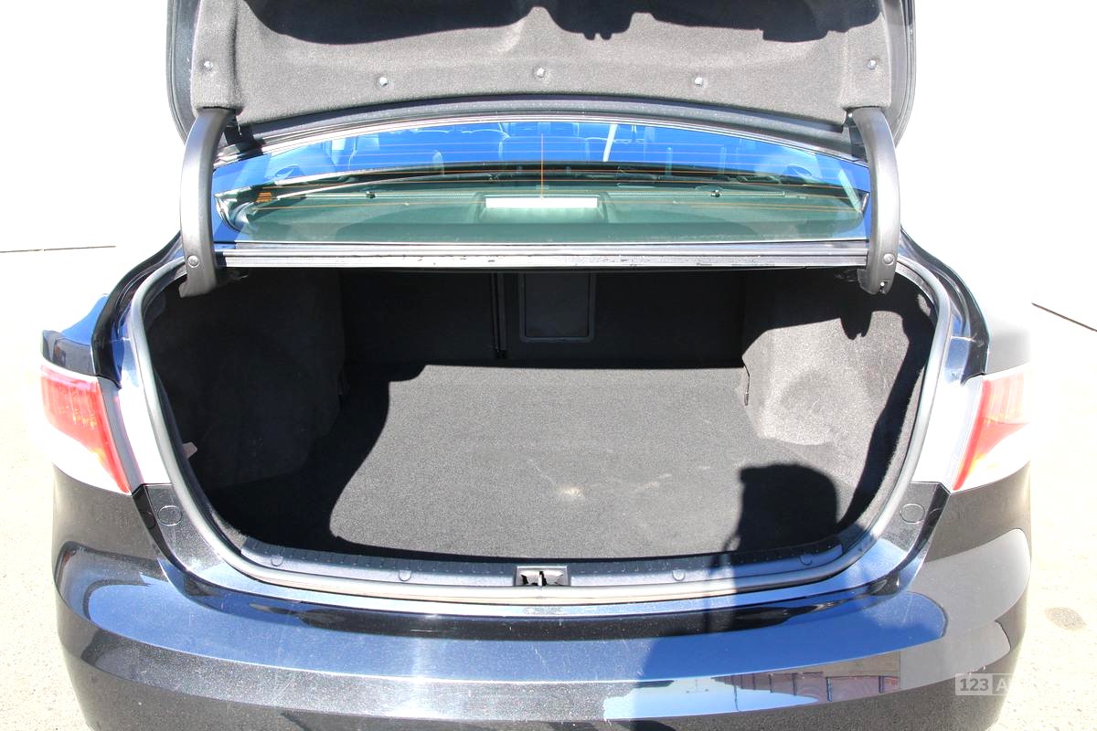 Toyota Avensis, 2010 - pohled č. 10