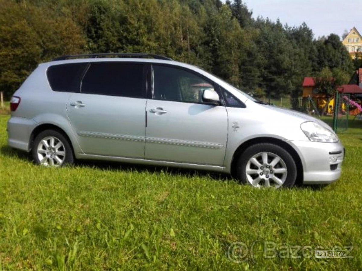 Toyota Avensis, 2004 - celkový pohled