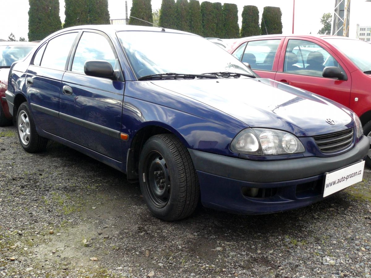 Toyota Avensis, 1999 - celkový pohled