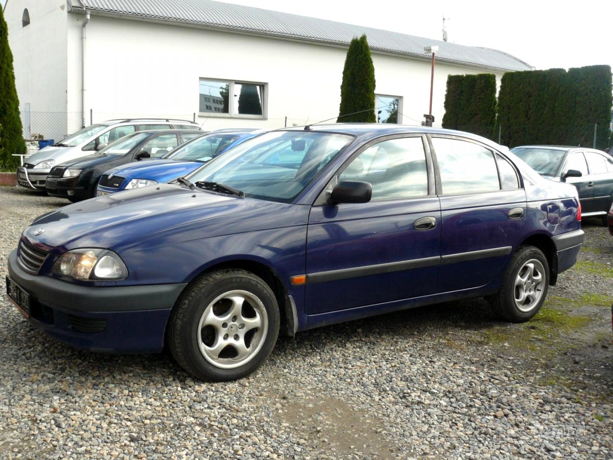 Toyota Avensis, 1999 - pohled č. 4
