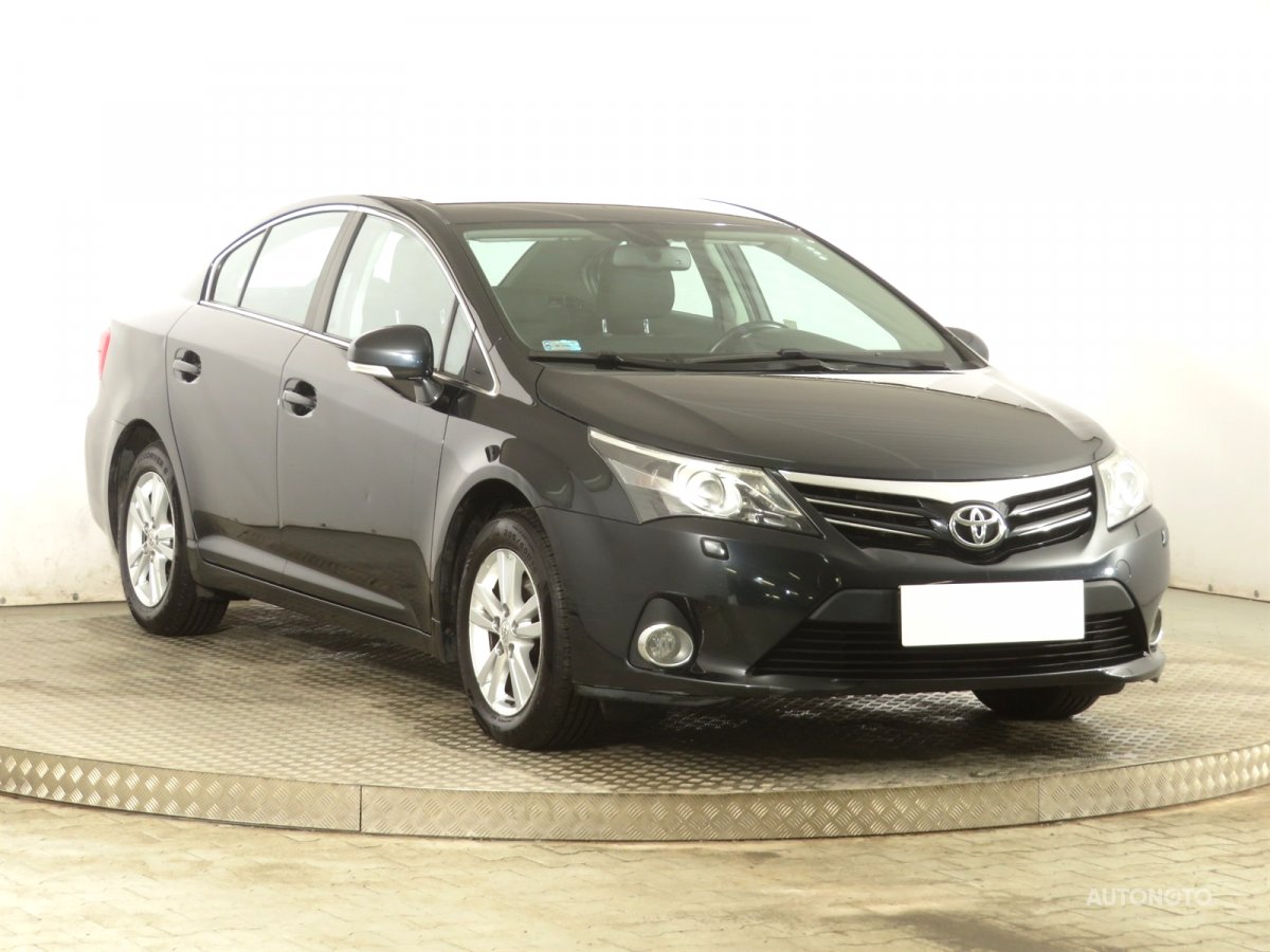 Toyota Avensis, 2013 - celkový pohled