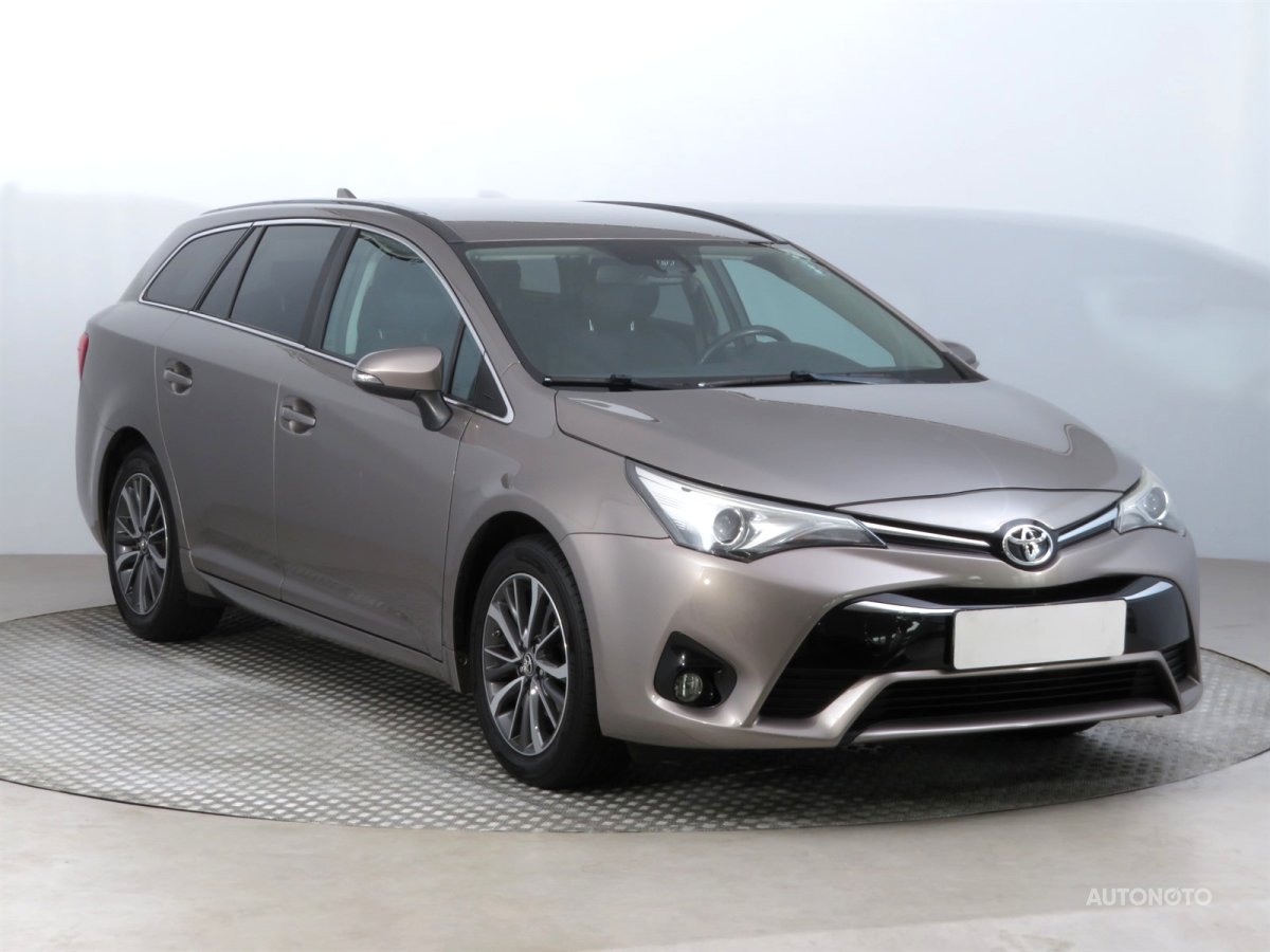 Toyota Avensis, 2016 - celkový pohled