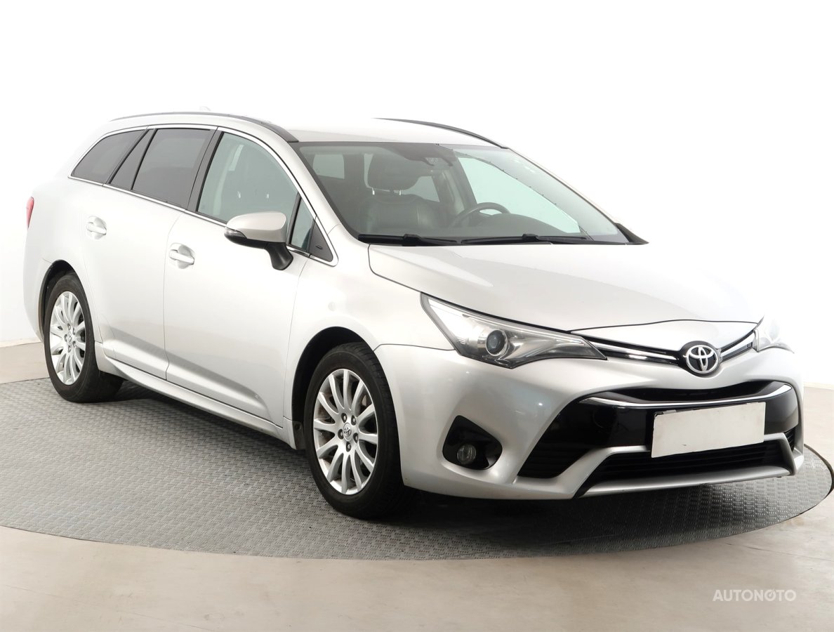 Toyota Avensis, 2015 - celkový pohled