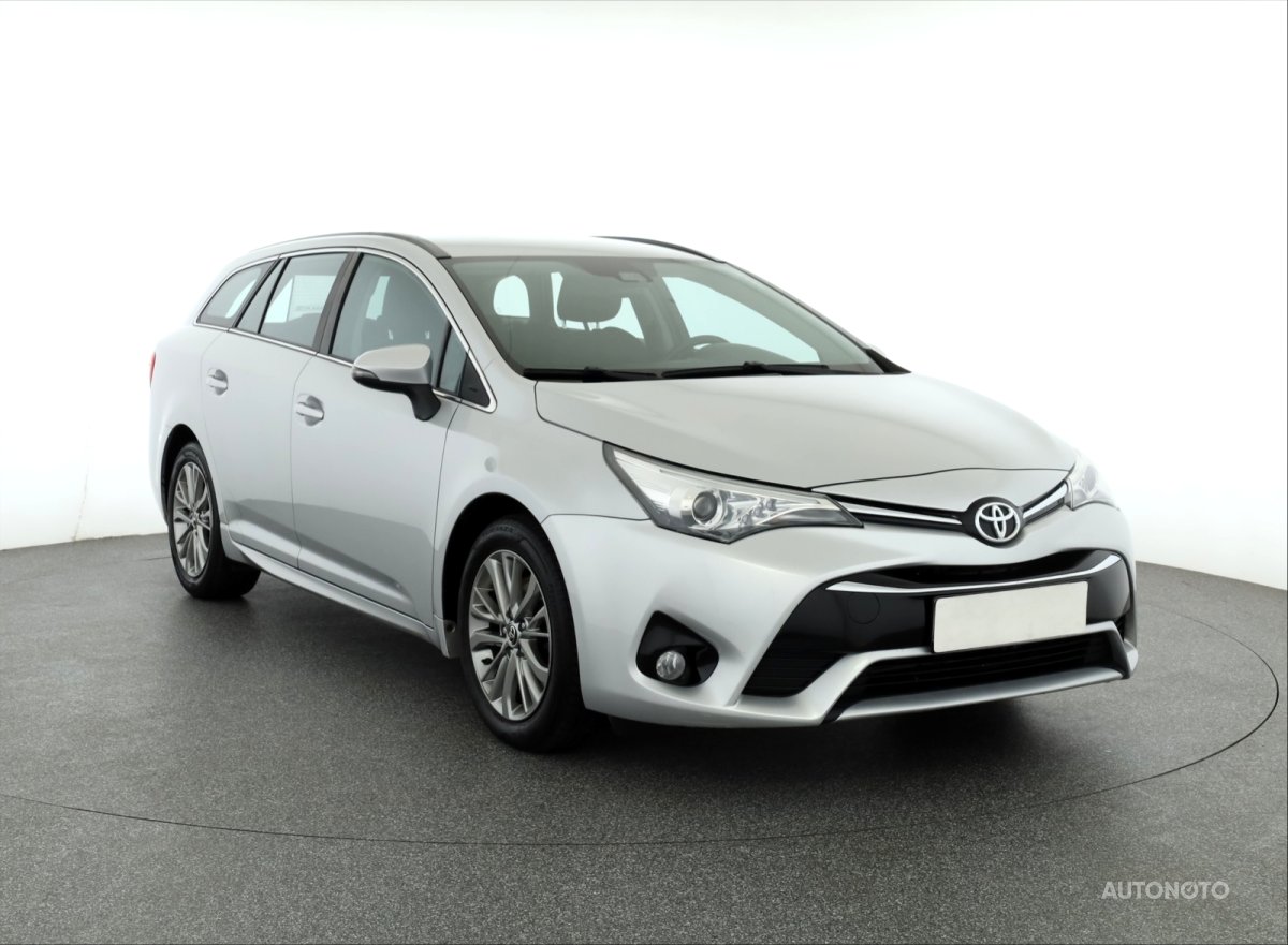 Toyota Avensis, 2015 - celkový pohled