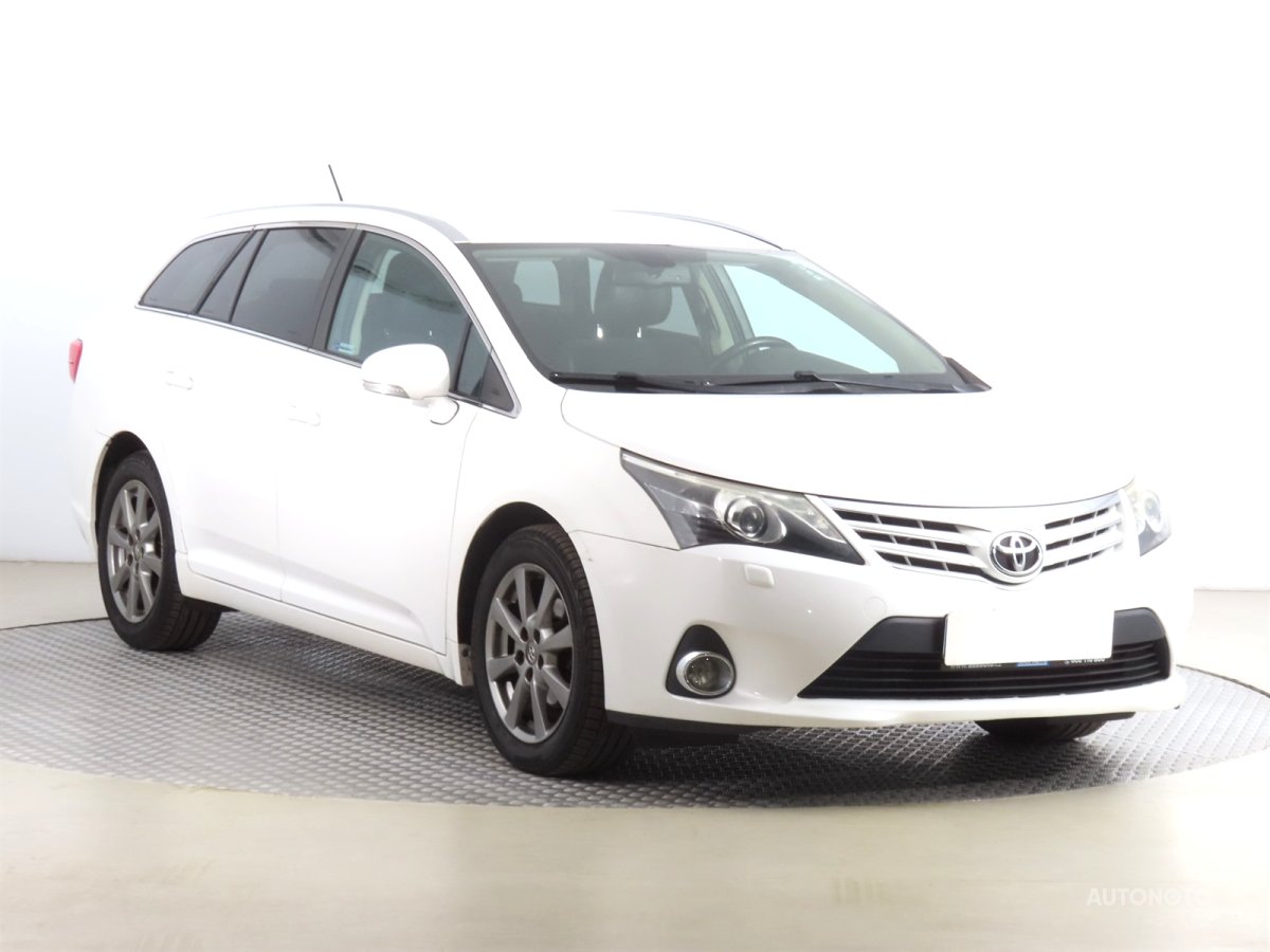 Toyota Avensis, 2012 - celkový pohled