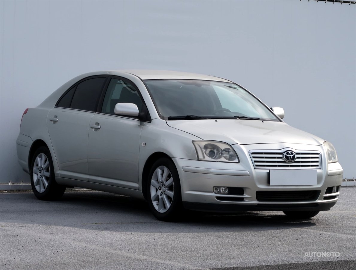 Toyota Avensis, 2003 - celkový pohled