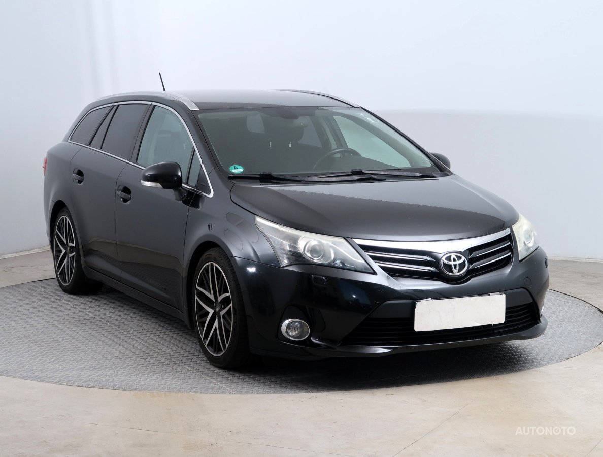 Toyota Avensis, 2013 - celkový pohled