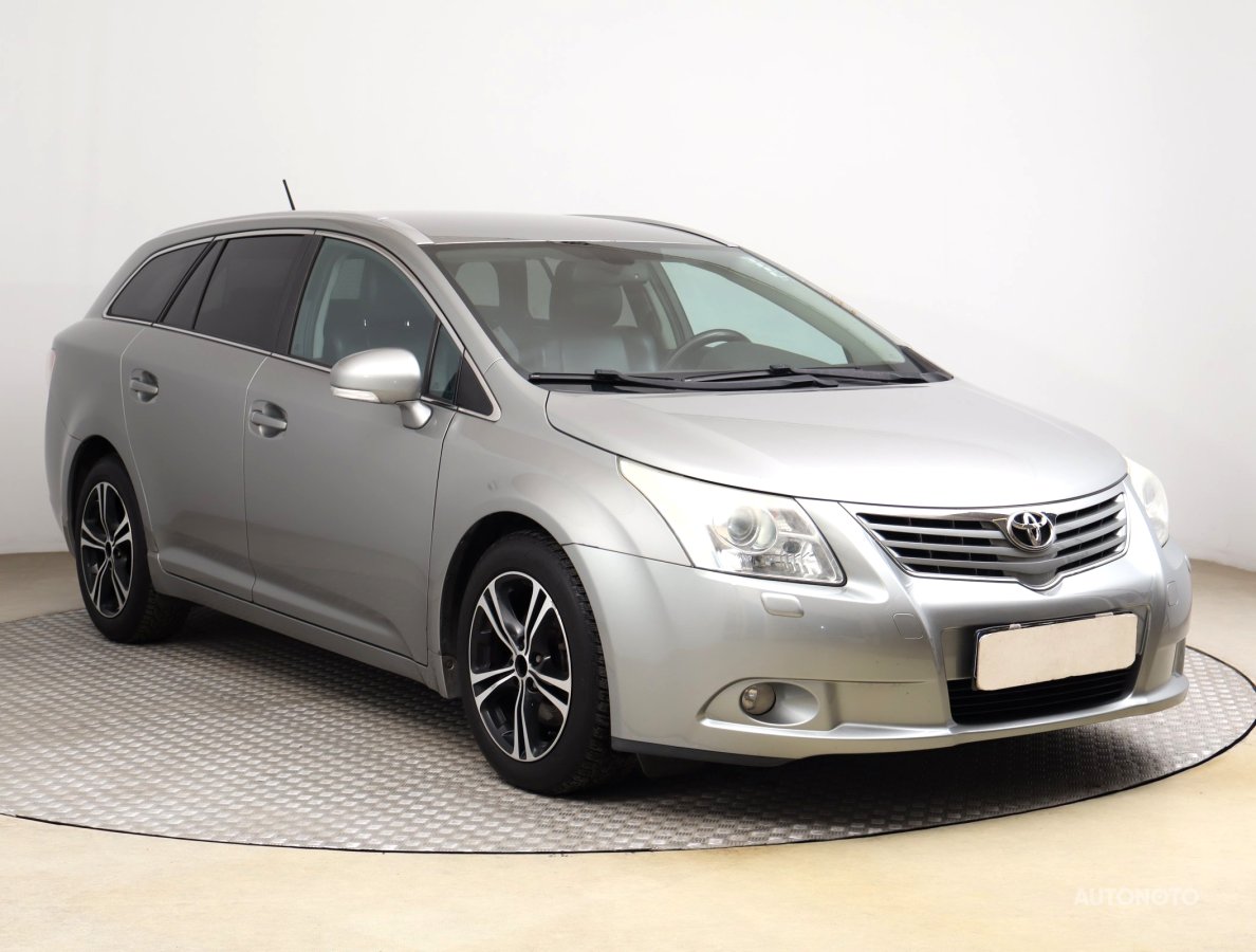 Toyota Avensis, 2010 - celkový pohled