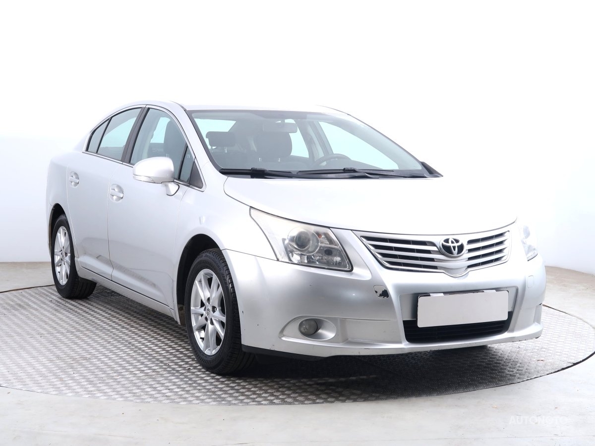 Toyota Avensis, 2011 - celkový pohled
