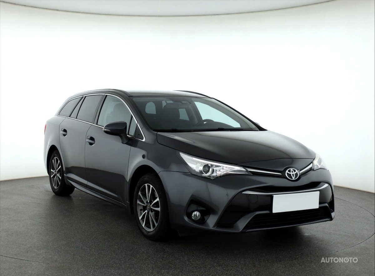 Toyota Avensis, 2018 - celkový pohled
